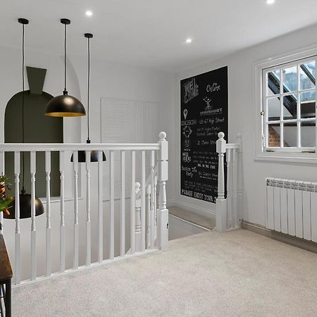 Luxe Courtyard Apartment For 4 Near Exeter City Centre エクステリア 写真