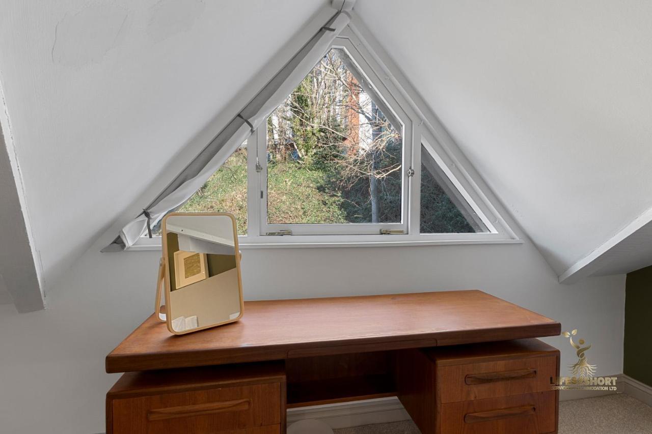 Luxe Courtyard Apartment For 4 Near Exeter City Centre エクステリア 写真