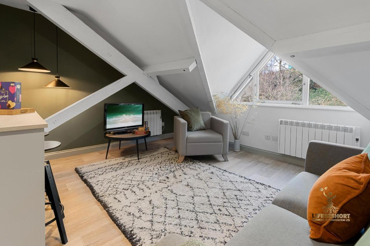 Luxe Courtyard Apartment For 4 Near Exeter City Centre エクステリア 写真
