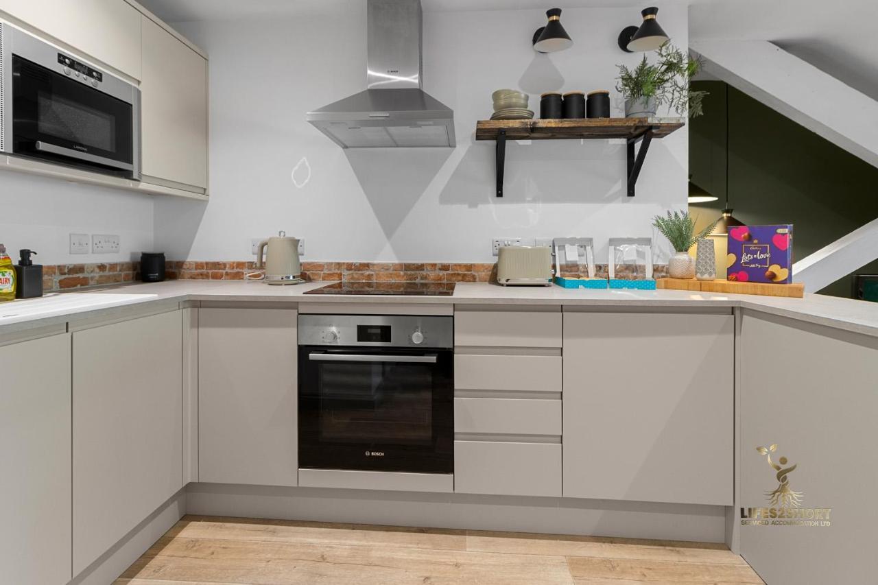 Luxe Courtyard Apartment For 4 Near Exeter City Centre エクステリア 写真