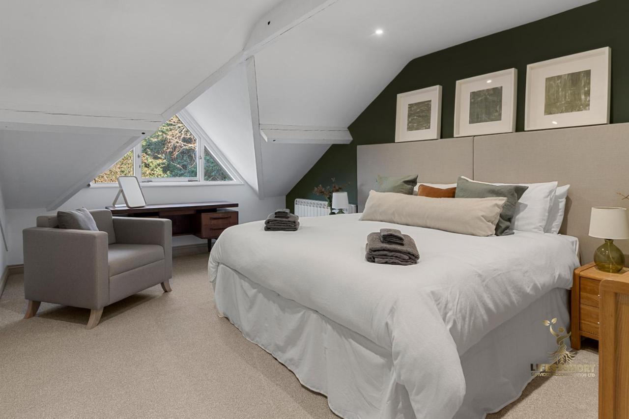 Luxe Courtyard Apartment For 4 Near Exeter City Centre エクステリア 写真