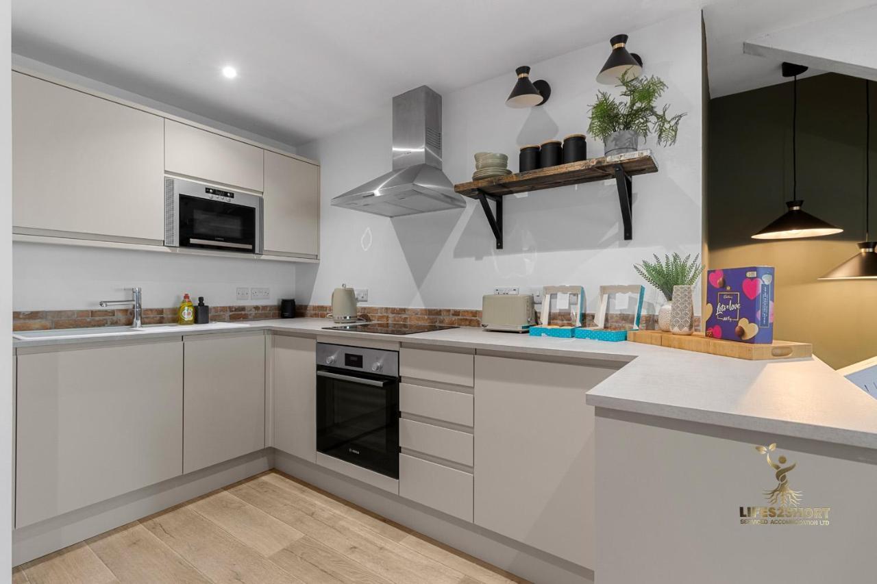 Luxe Courtyard Apartment For 4 Near Exeter City Centre エクステリア 写真