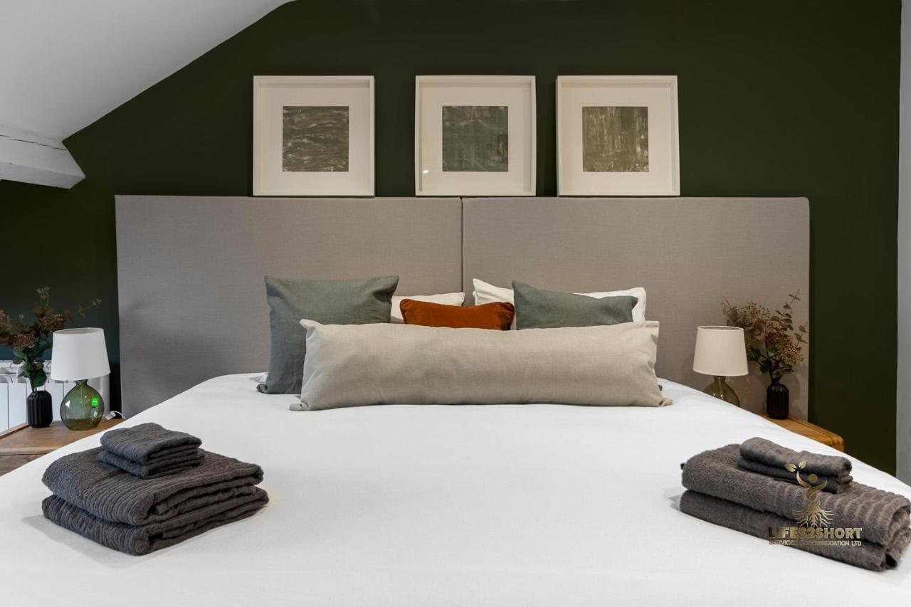 Luxe Courtyard Apartment For 4 Near Exeter City Centre エクステリア 写真