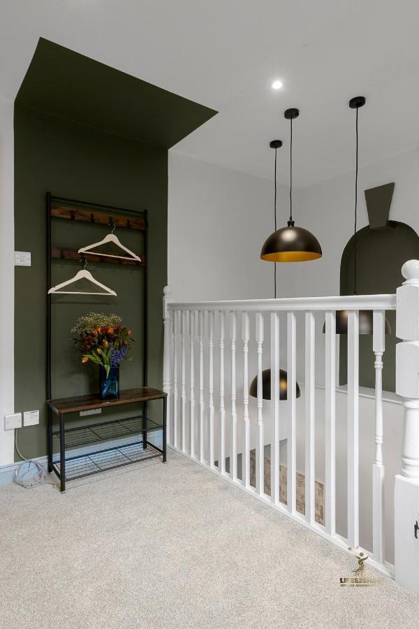 Luxe Courtyard Apartment For 4 Near Exeter City Centre エクステリア 写真