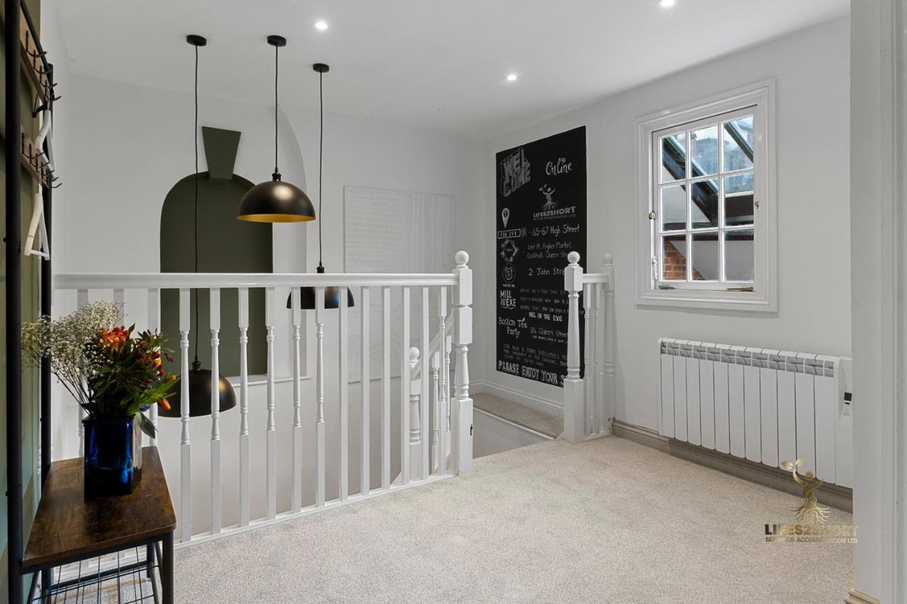 Luxe Courtyard Apartment For 4 Near Exeter City Centre エクステリア 写真