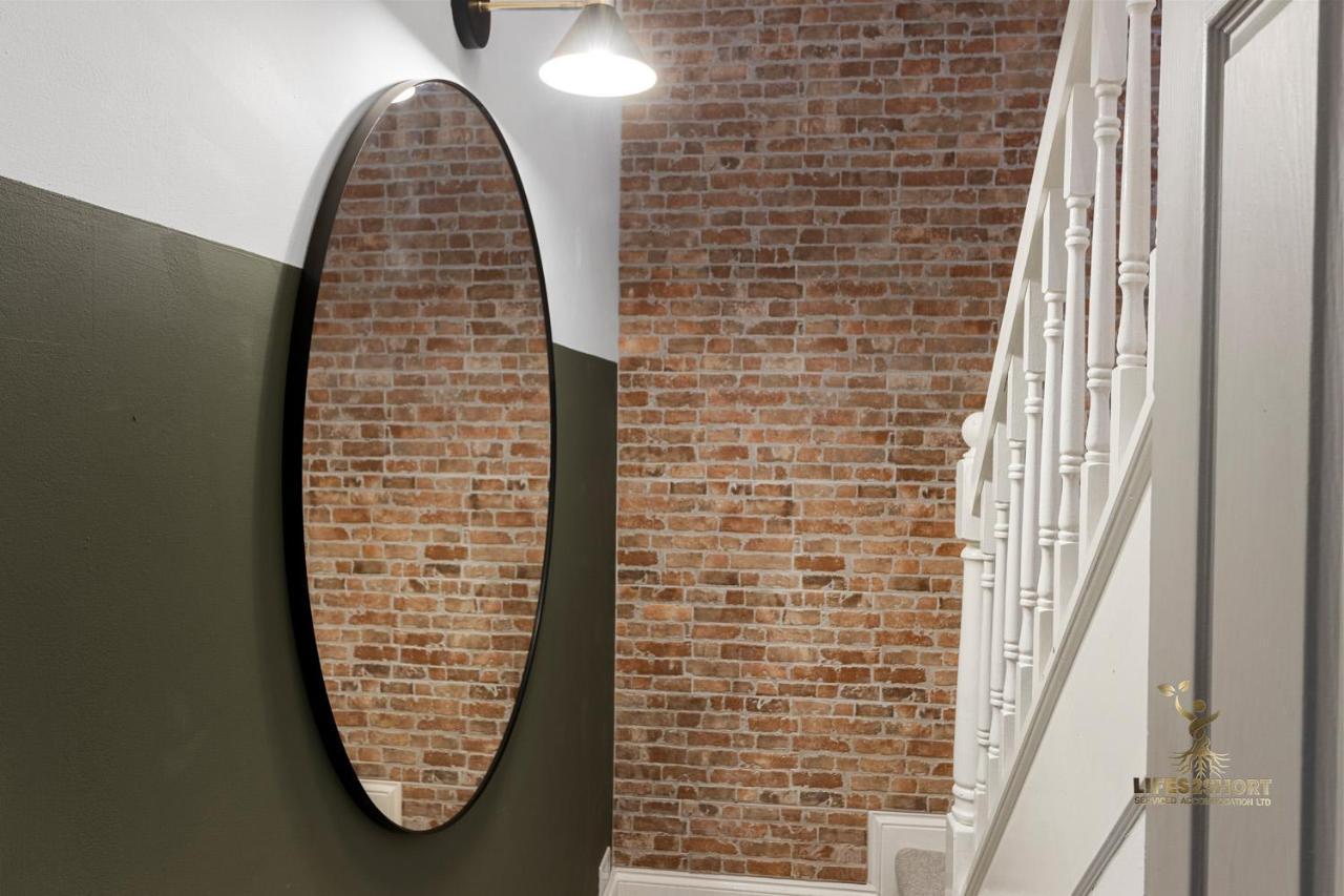 Luxe Courtyard Apartment For 4 Near Exeter City Centre エクステリア 写真
